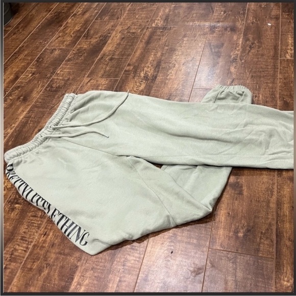 Joggers - Picture 5 of 9